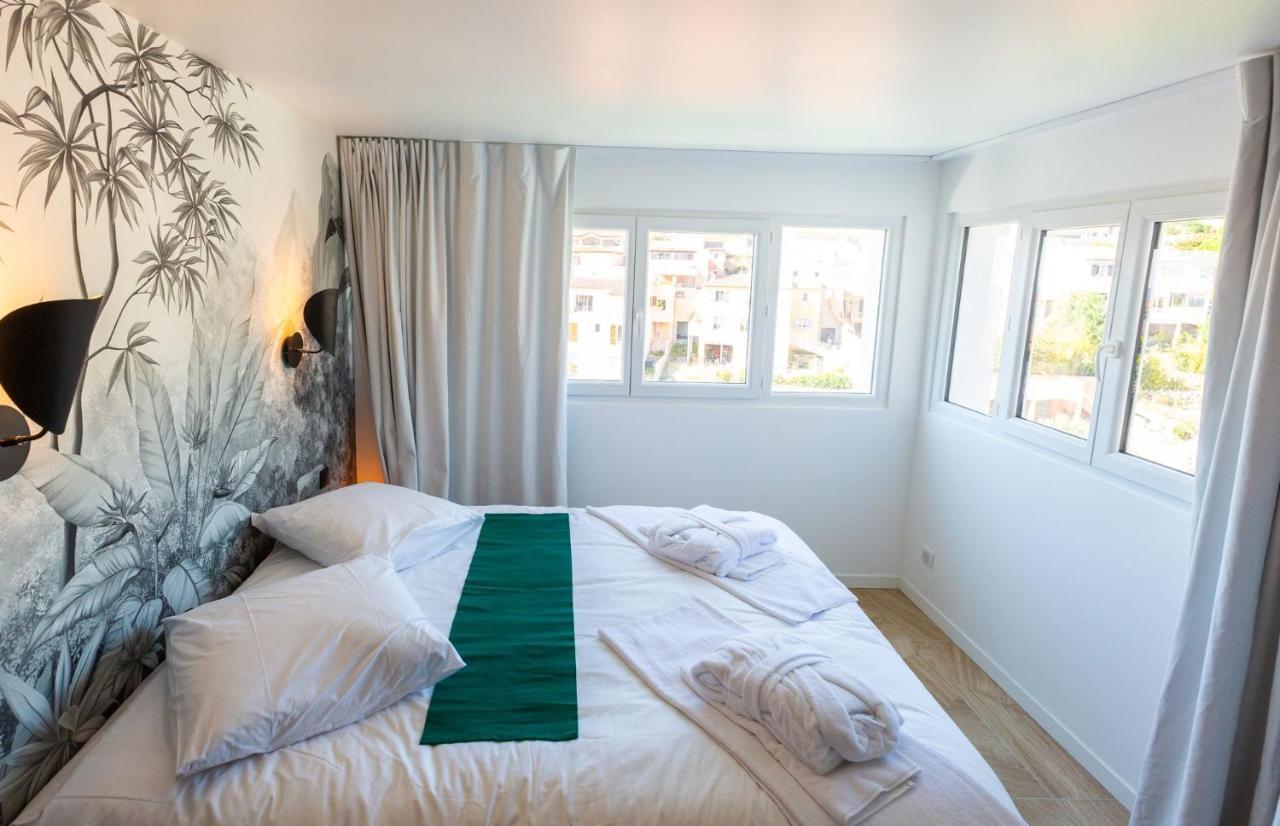 Du Mont D'or - Baignoire - Minibar Offert Love hotel